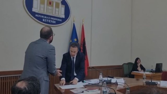  Turp   gati 5 orë mbledhje në Këshillin e Mandateve  Zbardhet debati  Bardhi Peleshit  Nuk ju përgjigjet Rama në telefon  dhe shtyni mbledhjen