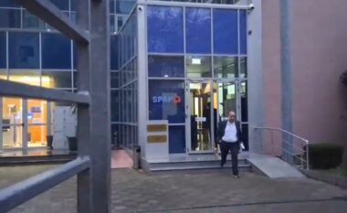 Gati 2 orë në SPAK, del nga Prokuroria e Posaçme ish-drejtori i Burgjeve Agim Ismaili/ Nën hetim për sulmin kibernetik ndaj institucionit të drejtësisë