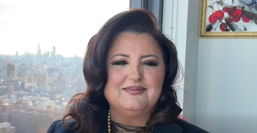 mori-titullin-qytetare-nderi-parashqevi-simaku-shpreh-mirenjohje-ndaj-kryetarit-te-bashkise-dhe-qytetareve-kavajas-jam-me-ju-me-gjithe-zemer-e-shpirt