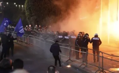 U arrestua nga policia pas protestës së PD, qytetari nga Kosova: Dola rastësisht në shesh, nuk kam kryer vepra penale