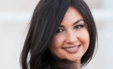 FOTO/ Vajza e Jozefina Topallit në pritje të ëmbël për herë të tretë?