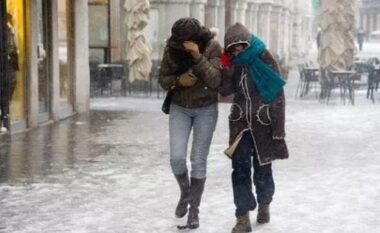 Moti i keq godet Italinë, stuhi shiu dhe dëbore nga veriu në jug! Përmbytje, erë me 100 km në orë dhe anulime të fluturimeve