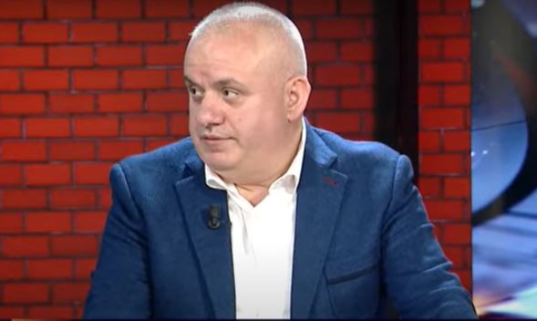 Artan Hoxha: Filmimet në zyrën e Agasit vërtetuan se AKSHI ishte ‘kopshti personal’ i Edi Ramës
