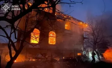 “Rusia nuk dëshiron paqe”/ Presidenti Zelensky: Sulmet në Kiev janë përgjigjia për paqen