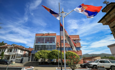 “Çdo votë është e rëndësishme për mbijetesën e popullit serb!” Në komunën e Graçanicës votojnë edhe serbët e zhvendosur nga Kosova Mediat