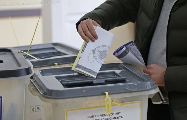 Përfundon procesi i votimit/ Mbi 814 mijë votues ose 40,76% kanë votuar deri në mbyllje