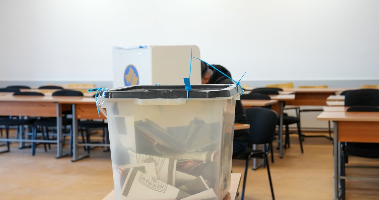 Numërohen 70% e vendvotimeve në Kosovë, Kurti prin me mbi 50% të votave