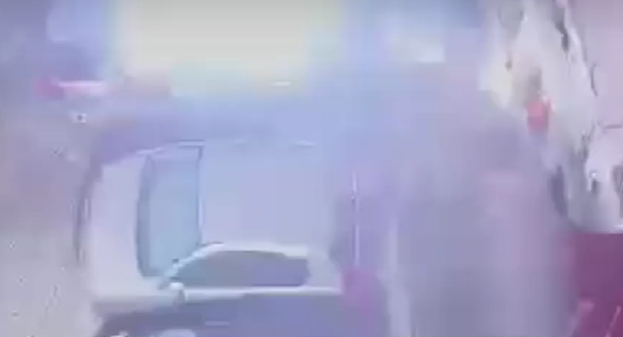 E frikshme në Sarandë! Shpërthenjnë telat e energjisë elektrike në një bllok banesash