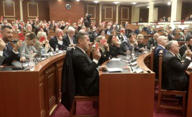 Mazhoranca rrëzon kërkesën e opozitës për ndryshimin e rendit të ditës, Avokati i Popullit do të zgjidhet sot