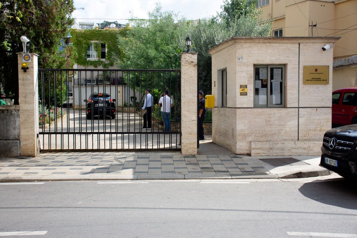 Prokuroria e Tiranës shpall në kërkim kushëririn e Ergys Agasit