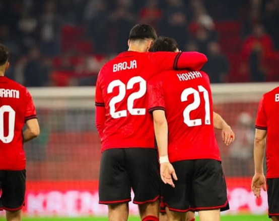 Ëndrra e Shqipërisë, trajneri i pretendentëve në Angli: Ky sulmues mund t’i dërgojë në Botëror, nuk do të më habisë