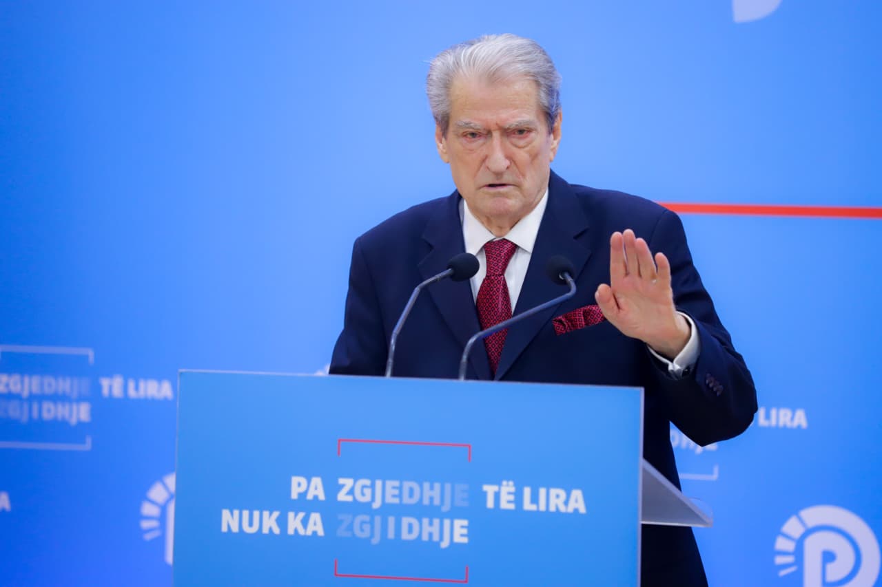 Berisha  Ja si i mashtroi Rama shqiptarët dhe Europën duke iu referuar Komisionit të Venecias