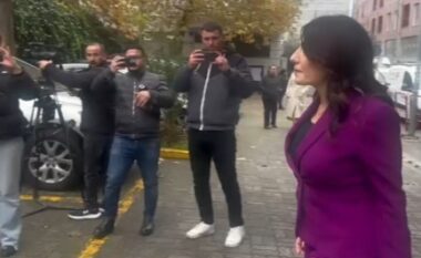 Abuzime me 12 tendera/ Thirret në SPAK drejtoresha e AKSHI-t, Mirlinda Karçanaj