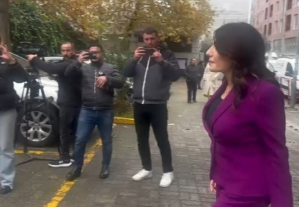 Abuzime me 12 tendera/ Drejtoresha e AKSHI-t, Mirlinda Karçanaj paraqitet në SPAK