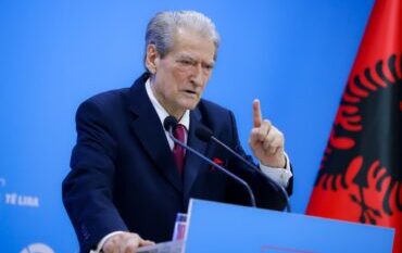 Protestat e PD-së, Berisha: Rruga e rrëzimit të Ramës nuk është me armë! Revoltat janë zgjidhja e vetme! Do e çojmë atje ku e ka vendin