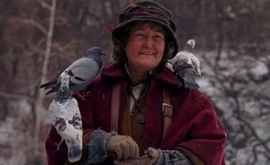 ”Zonja me pëllumba”/ Historia tragjike eaktorja që u identifikua me Krishtlindjet