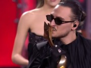 Alis me “Nan” triumfon në Festivalin e Këngës, artisti shkodran do të përfaqësojë Shqipërinë në Eurovision