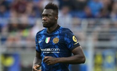 I vranë shokun e skuadrës pak ditë më parë, ish-sulmuesi i Sitit dhe Interit mbyll karrierën: Nuk dua të dëgjoj më për futbollin