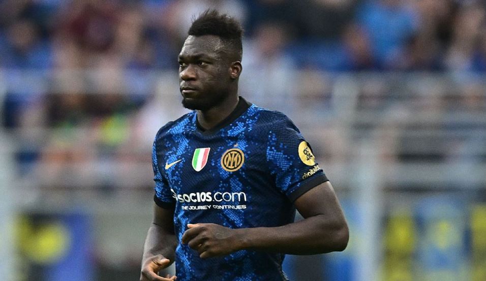 I vranë shokun e skuadrës pak ditë më parë, ish-sulmuesi i Sitit dhe Interit mbyll karrierën: Nuk dua të dëgjoj më për futbollin