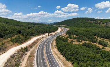 Ka edhe më keq se në Shqipëri, autostrada Kërçovë-Ohër ka kaluar koston e 600 milionë € dhe s’dihet as kur do të përfundojë!