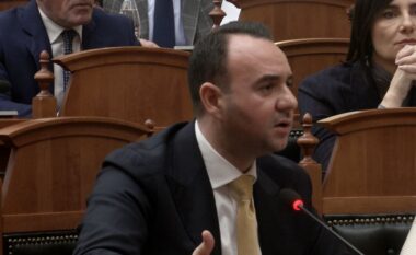 Klevis Balliu: Mediat botërore po flasin për KAYO-n e Ballukut, ku e keni ministren e pandehur? Hiqini qafe hajdutët