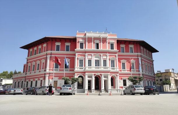 Përdorën karburantin e punës në shkelje, pezullohen nga detyra tre punonjës së Bashkisë Vlorë