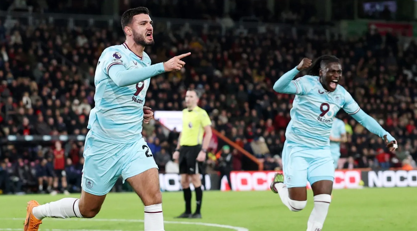 Jam mbi re, Armando Broja në “qiellin e shtatë” pas golit të parë me Burnley, e duartroket edhe trajneri Parker: Ishte i shkëlqyer (VIDEO)