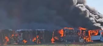 Zjarri në parkun e autobusëve në Durrës, policia jep detaje