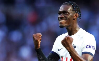 Tronditet futbolli anglez/ Mesfushori Iv Bisuma pezullohet nga klubi, zbulohet arsyeja