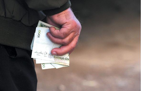 Blendi Fevziu: 11 mijë pensione pas vdekjes, të humbin 1.2 milionë dollarë për njerëz që nuk jetojnë më… (VIDEO)