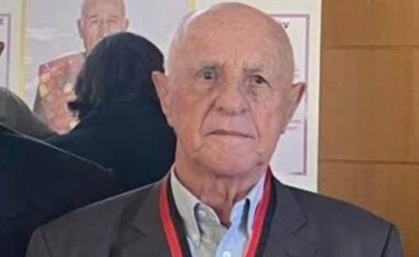 Ndahet nga jeta zëri legjendar i komentimit të ndeshjeve të futbollit Ismet Bellova