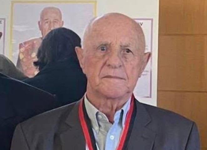 Ndahet nga jeta zëri legjendar i komentimit të ndeshjeve të futbollit Ismet Bellova