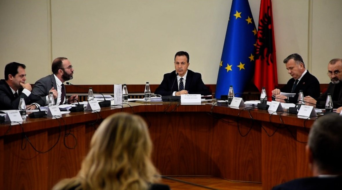 PD kërkoi mbledhje urgjente të Këshillit të Mandateve për imunitetin e Ballukut  PS refuzon  Manja  Kemi angazhime të tjera