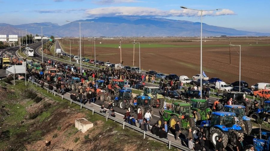 Protesta e fermerëve grekë, bllokohet për 5 orë aksi Kakavijë–Janinë