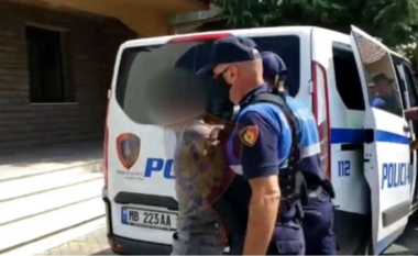 Plas sherri në familjen në Korçë/ Dy vëllezërit përleshen me njëri tjetrin