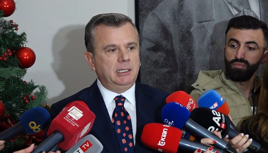 Zero bashkëpunim me PS  Balla ironizon deklaratën e Berishës  Do u kalojnë emocionet pas gjelit të detit dhe bakllavasë