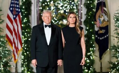 Donald Trump uron Krishtlindjen: Gëzuar të gjithë, përfshirë dhe fundërrinat e së majtës radikale që po përpiqen të na shkatërrojnë