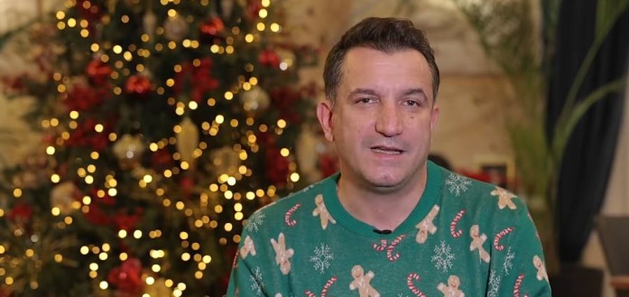 Erion Veliaj uron nga burgu Krishtlindjen  Drita gjithmonë fiton mbi errësirën  shpresa lind edhe në momentet më të vështira