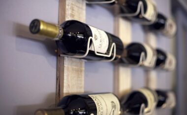 900 shishe verë me vlerë rreth 1 milion euro/ BIRN: Si u zhduk nga qilari i një resorti koleksioni i shtrenjtë njëshekullor i verërave të Ergys Agasit