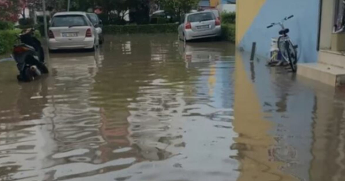 E rëndë në Durrës/ Përmbytjet shkaktojnë viktimën e parë, gjendet një trup i pajetë në zonën e Plepave