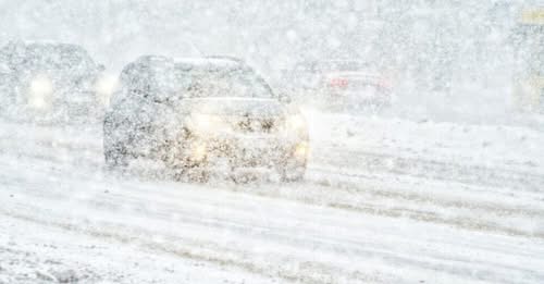 Dëborë dhe akull  i ftohti ekstrem mbërthen Francën