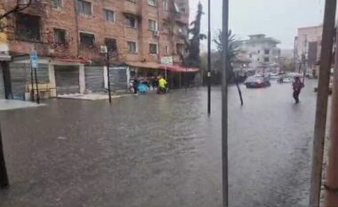 Kush është 54-vjeçari që humbi jetën nga përmbytjet në Durrës (EMRI)
