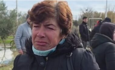 Çarja e argjinaturës në Fier, banorët humbin kontaktet me familjarët: Uji erdhi me forcë