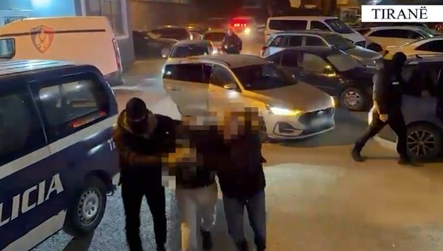 Po transportonte ilegalisht 6 emigrantë nga Egjipti drejt vendeve të BE, arrestohet 31-vjeçari (VIDEO)