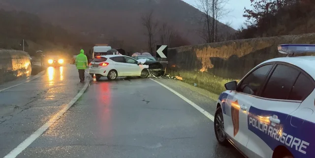Aksident me pasojë vdekjen në autostradën Tiranë-Durrës, arrestohet 36-vjeçarja