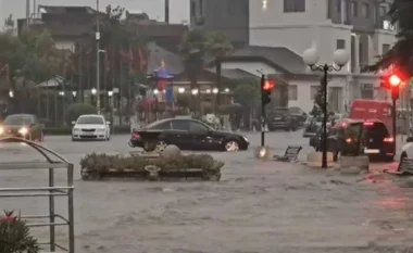 Moti i keq/ Përmbyten qindra hektarë tokë në qarkun e Shkodrës, disa banesa kanë prezencë uji