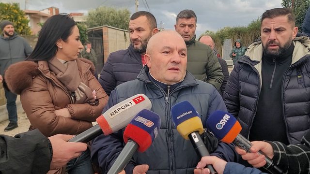 Përmbytje dhe rrugë të pa përfunduara  Banorët e Spitallës ngrihen në protestë  kërkojnë ndërhyrje urgjente nga institucionet