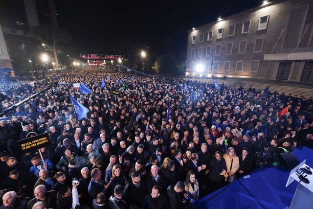Zbulohet ora  Protesta kombëtare e PD së  ja kur do të mblidhen demokratët para Kryeministrisë