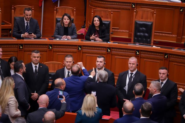  Mos provoko qytetarët   Berisha në Kuvend  Po të jetë burrë  le të vijë Rama  mos të fshihet