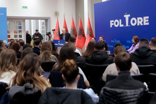 “Ju paguani tarifat më të larta për shkollimin”/ Berisha: Edi Rama riktheu standardet e diktaturës komuniste për universitetet